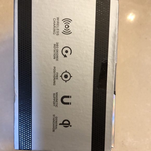 Black car charger-new - Picture 3 of 3